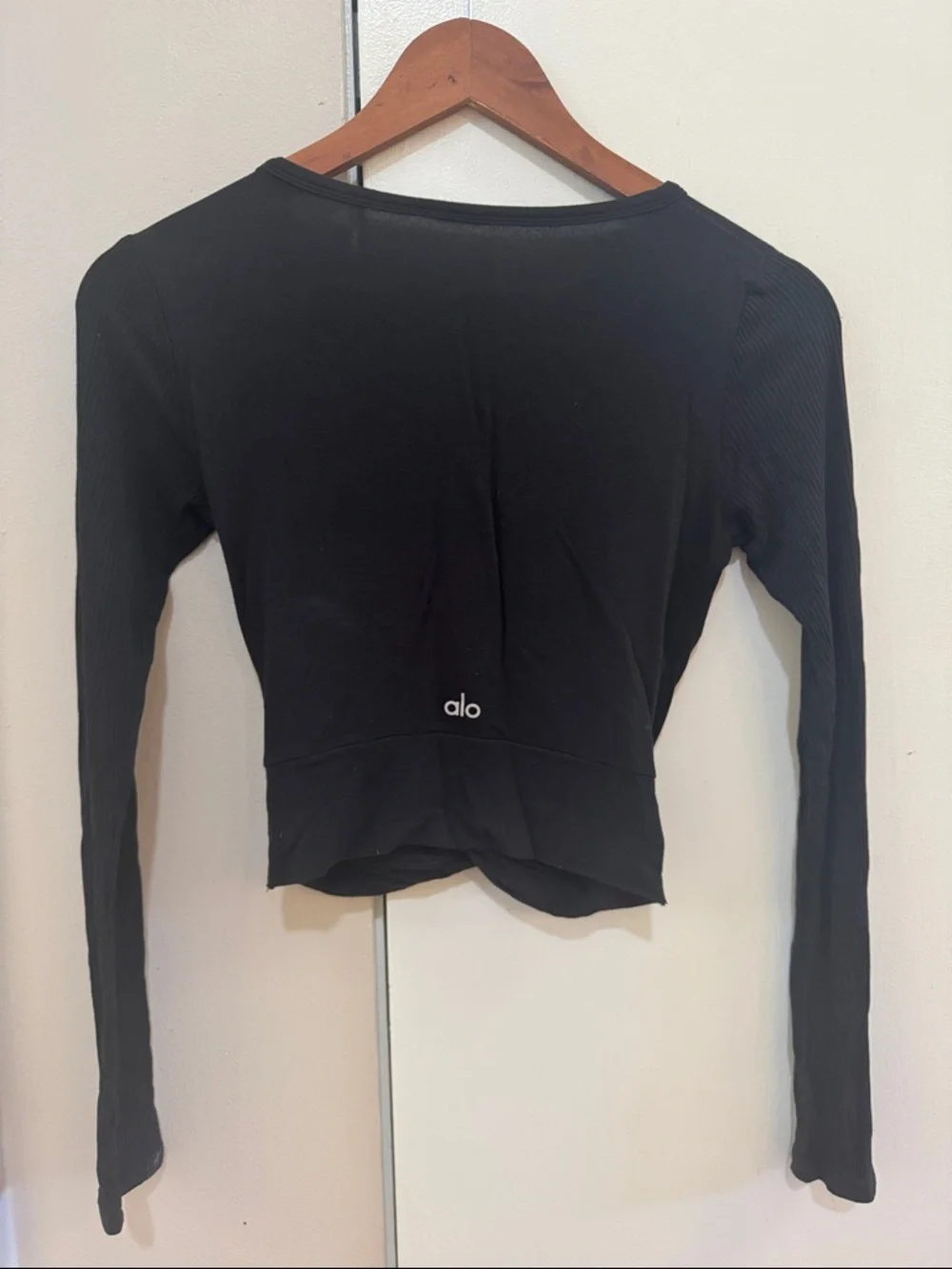 Alo Black Long Sleeve Twist-Front Top - Picture 2 of 2